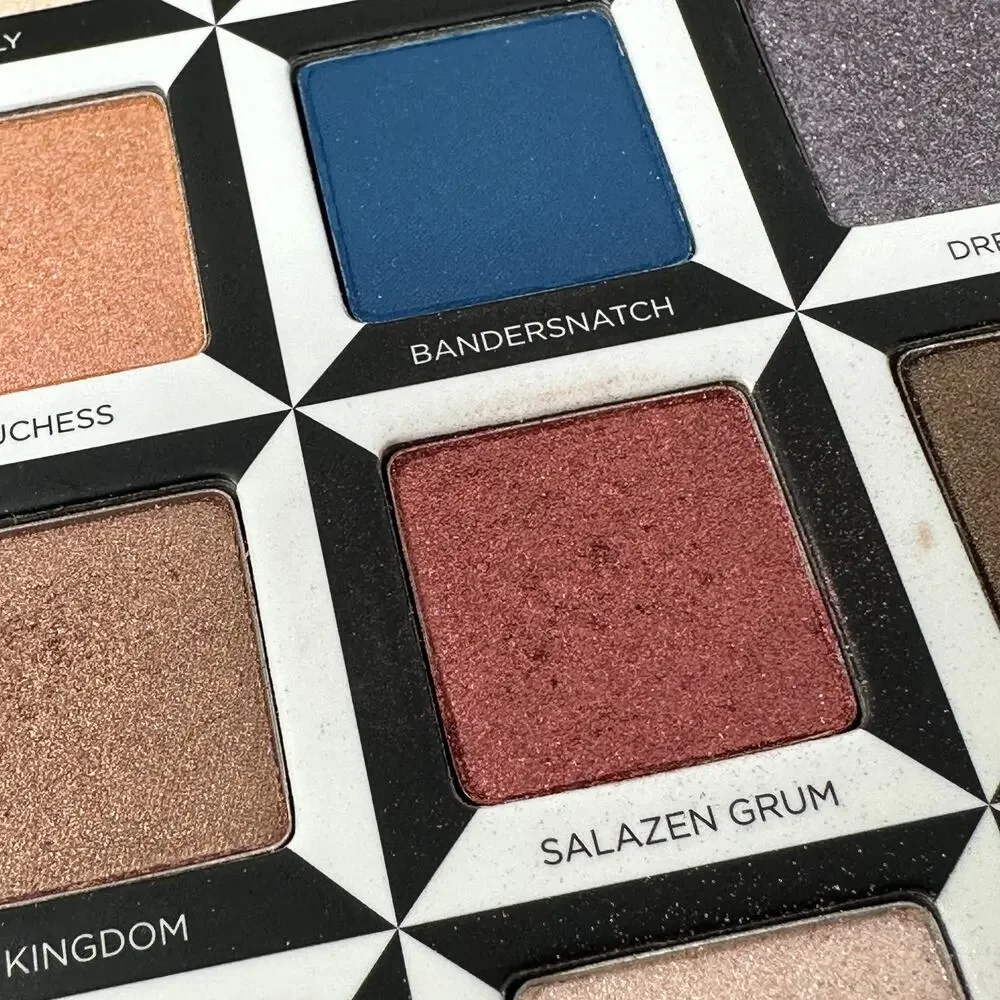 Urban Decay Alice Through The Looking Glass Eyeshadow Palette *READ